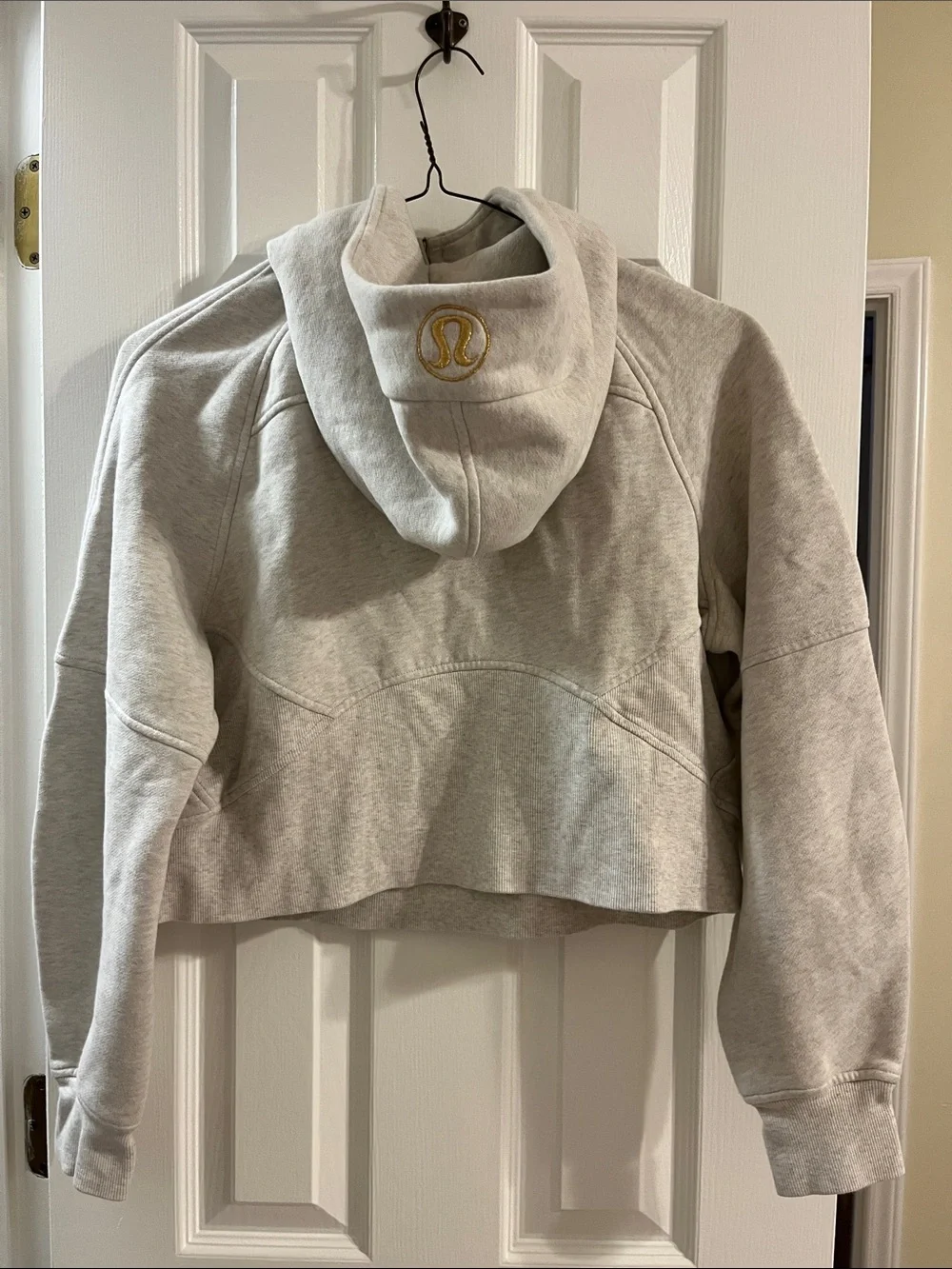 Lululemon Athletica Light Heather Grey Cropped Scuba w/ Gold Hardware